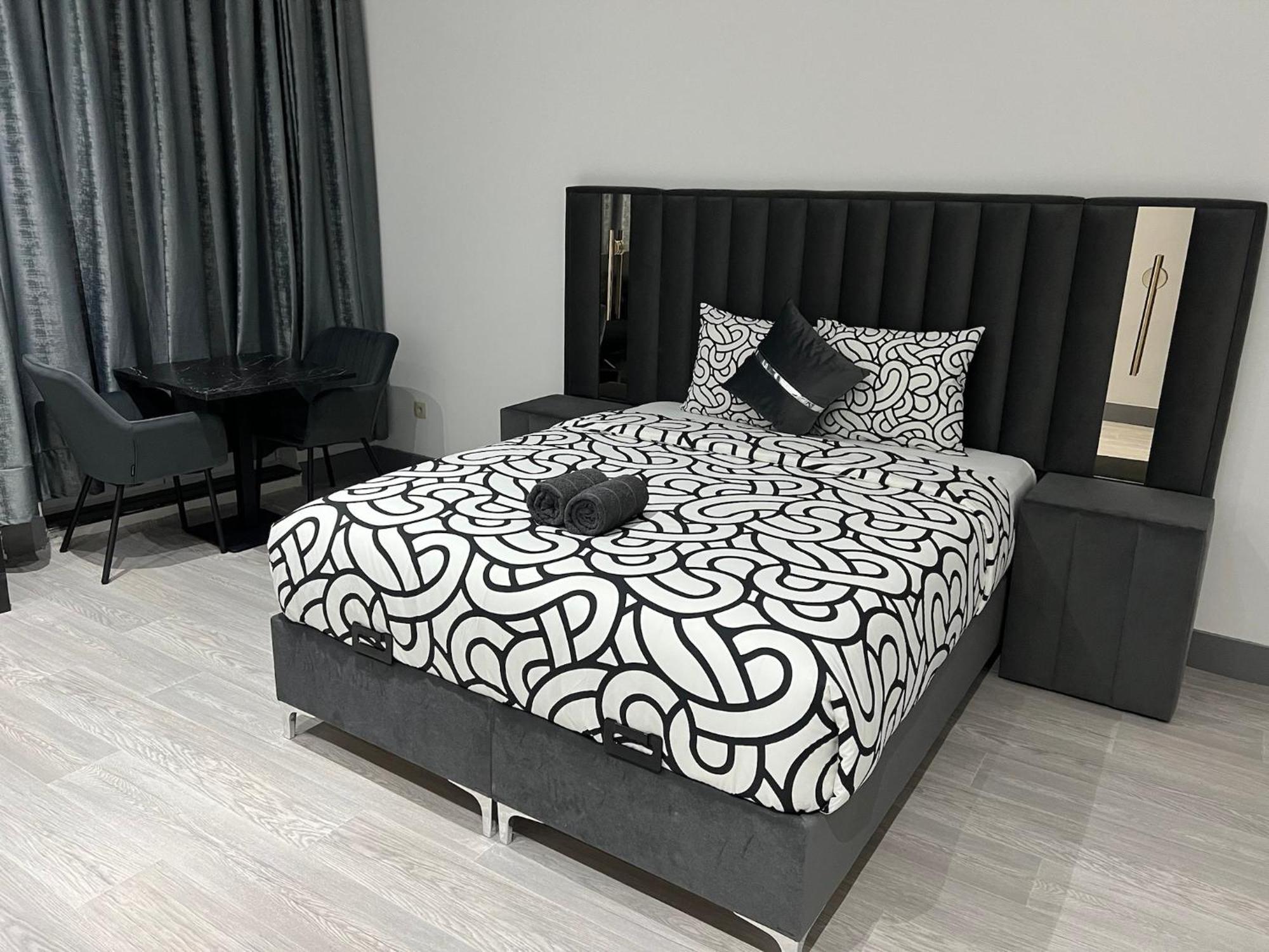Cozy Havens In The Heart Of Privatunterkunft *
