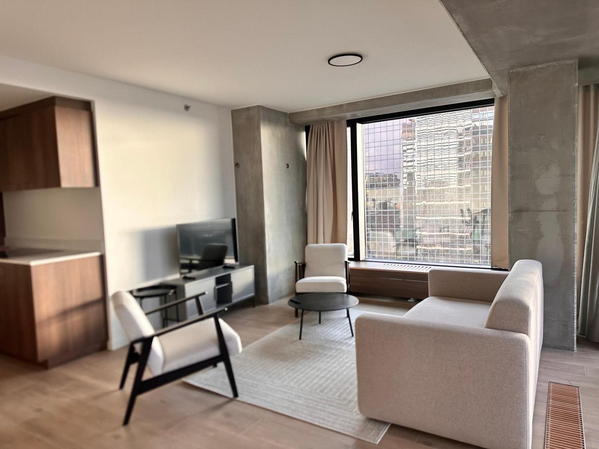 Beautiful With Panoramic View Of Center With Roof Terrace