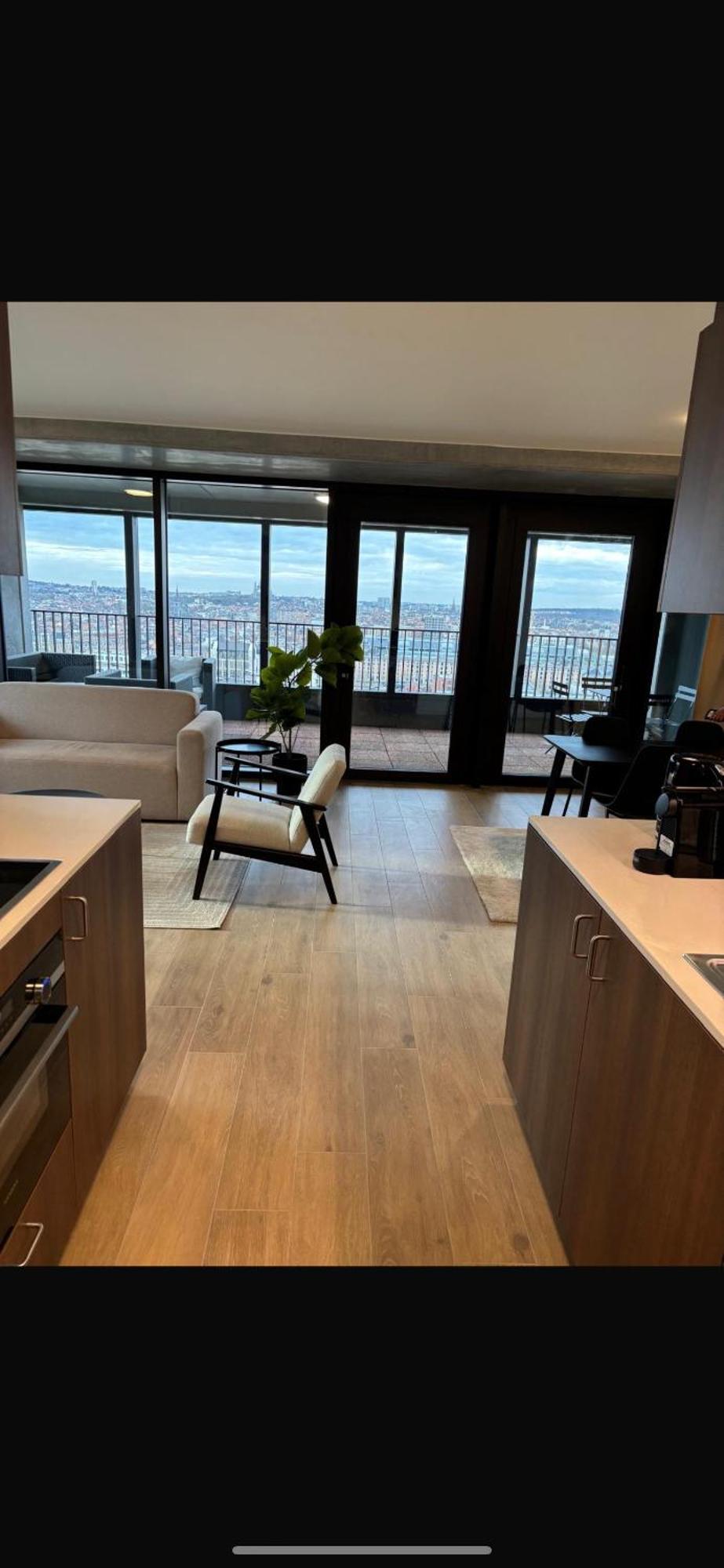 Beautiful With Panoramic View Of Center With Roof Terrace Apartment *