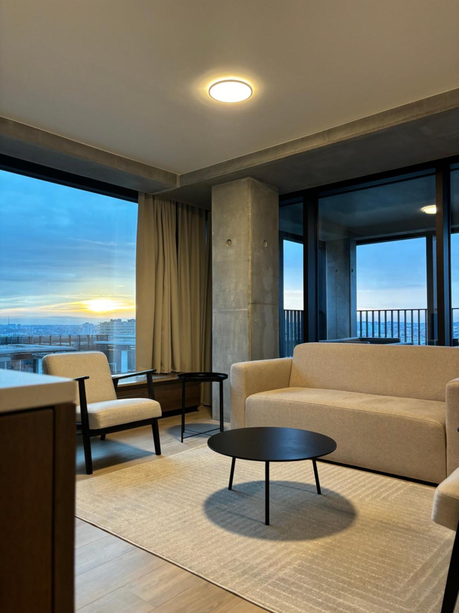 Beautiful With Panoramic View Of Center With Roof Terrace Apartment *