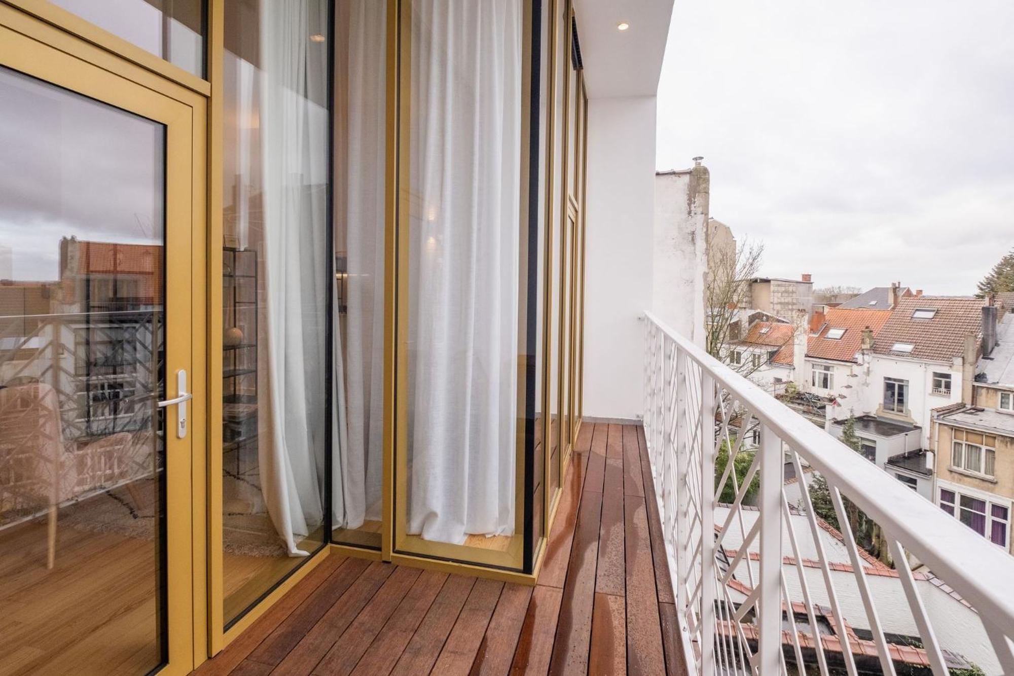 Floor New Duplex Stunning View In Trendy St Gilles *