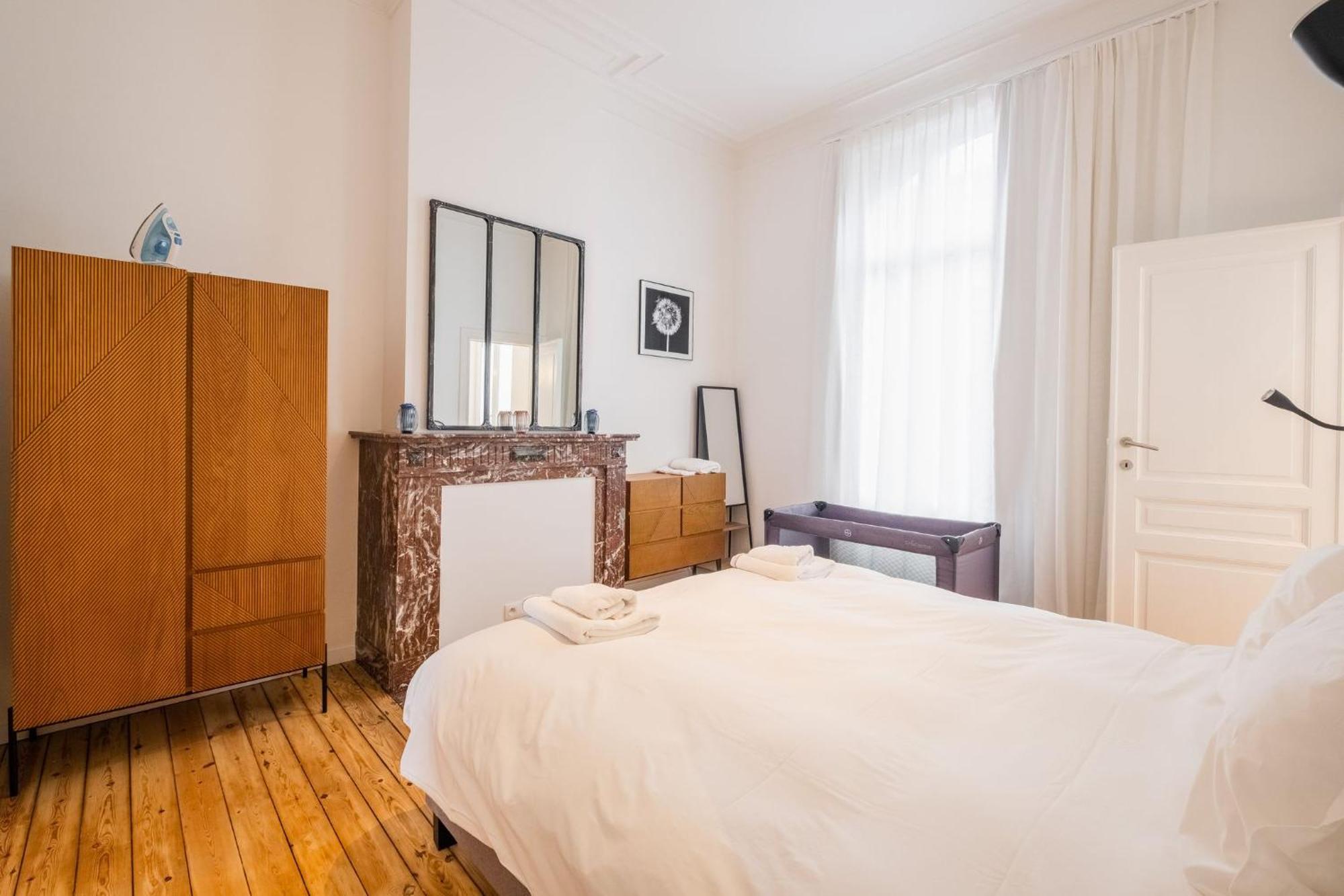 Floor New Duplex Stunning View In Trendy St Gilles Căn hộ