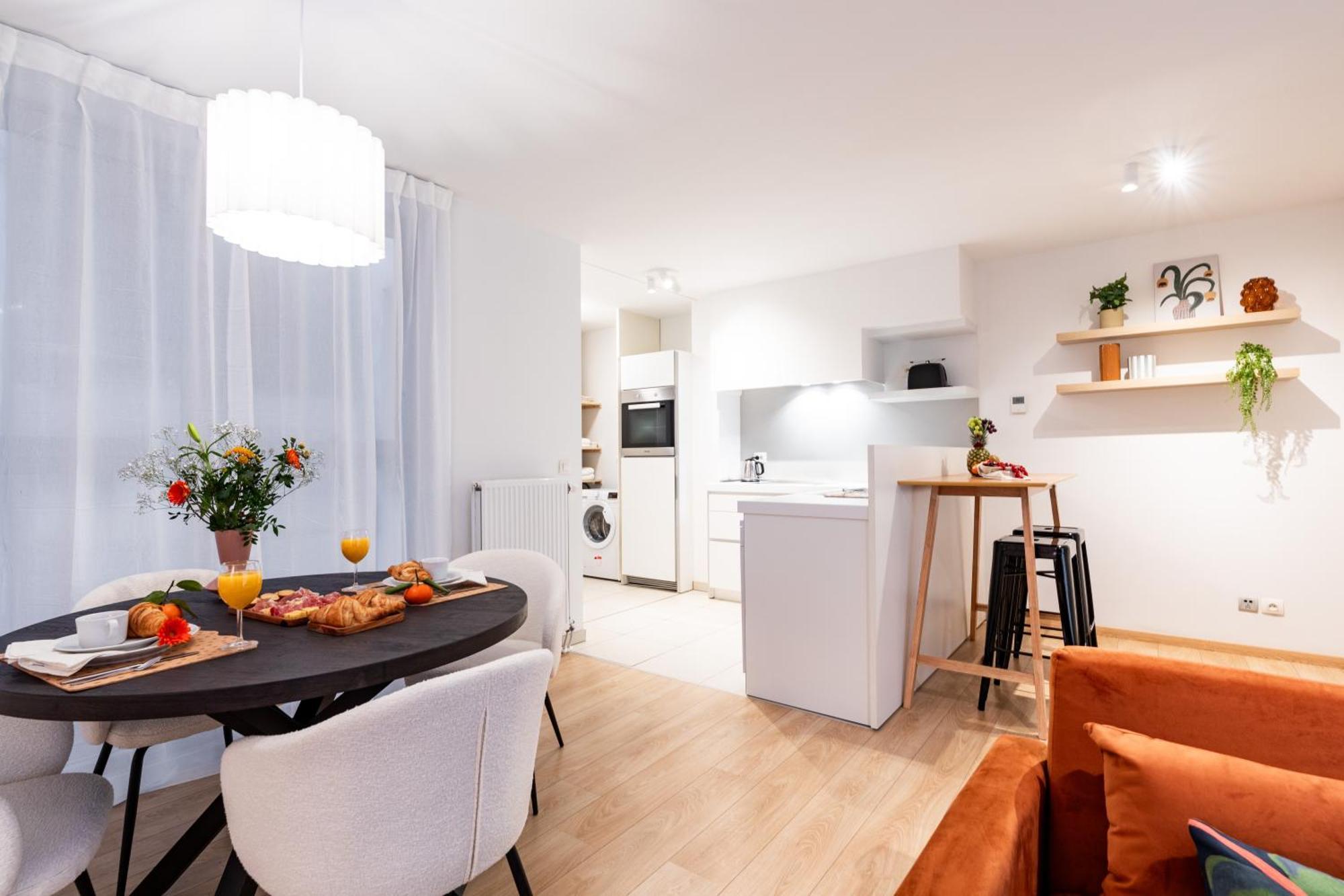 Contemporary Comfort In The Heart Of The Apartment Brüssel
