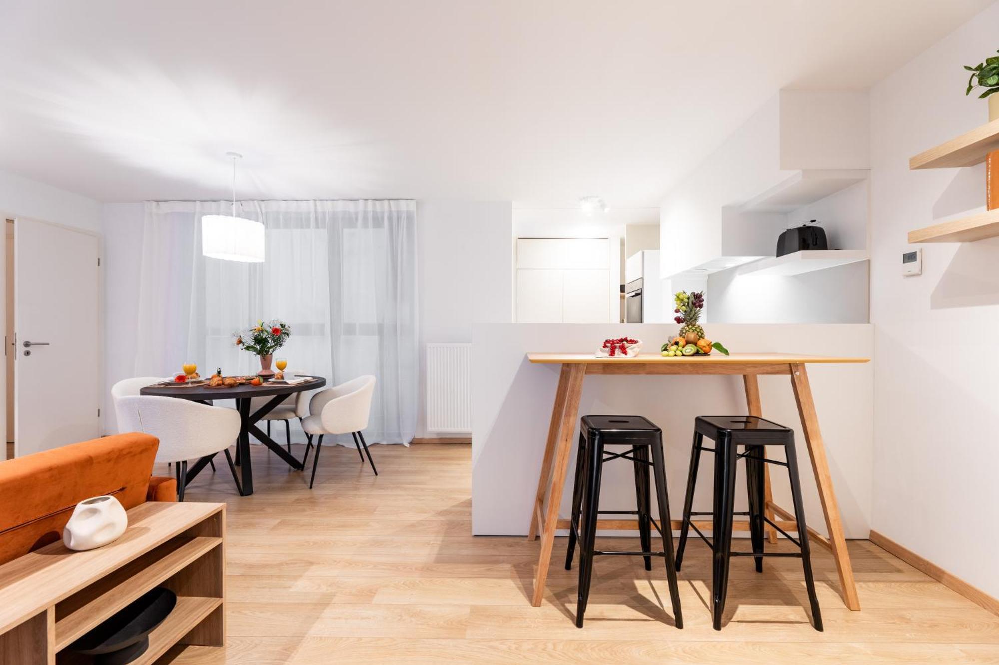 Contemporary Comfort In The Heart Of The Apartment