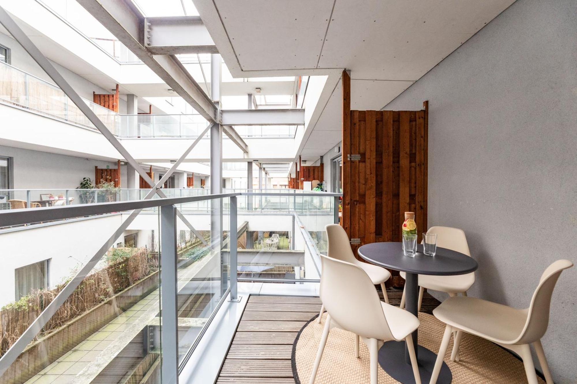 Apartment Contemporary Comfort In The Heart Of The