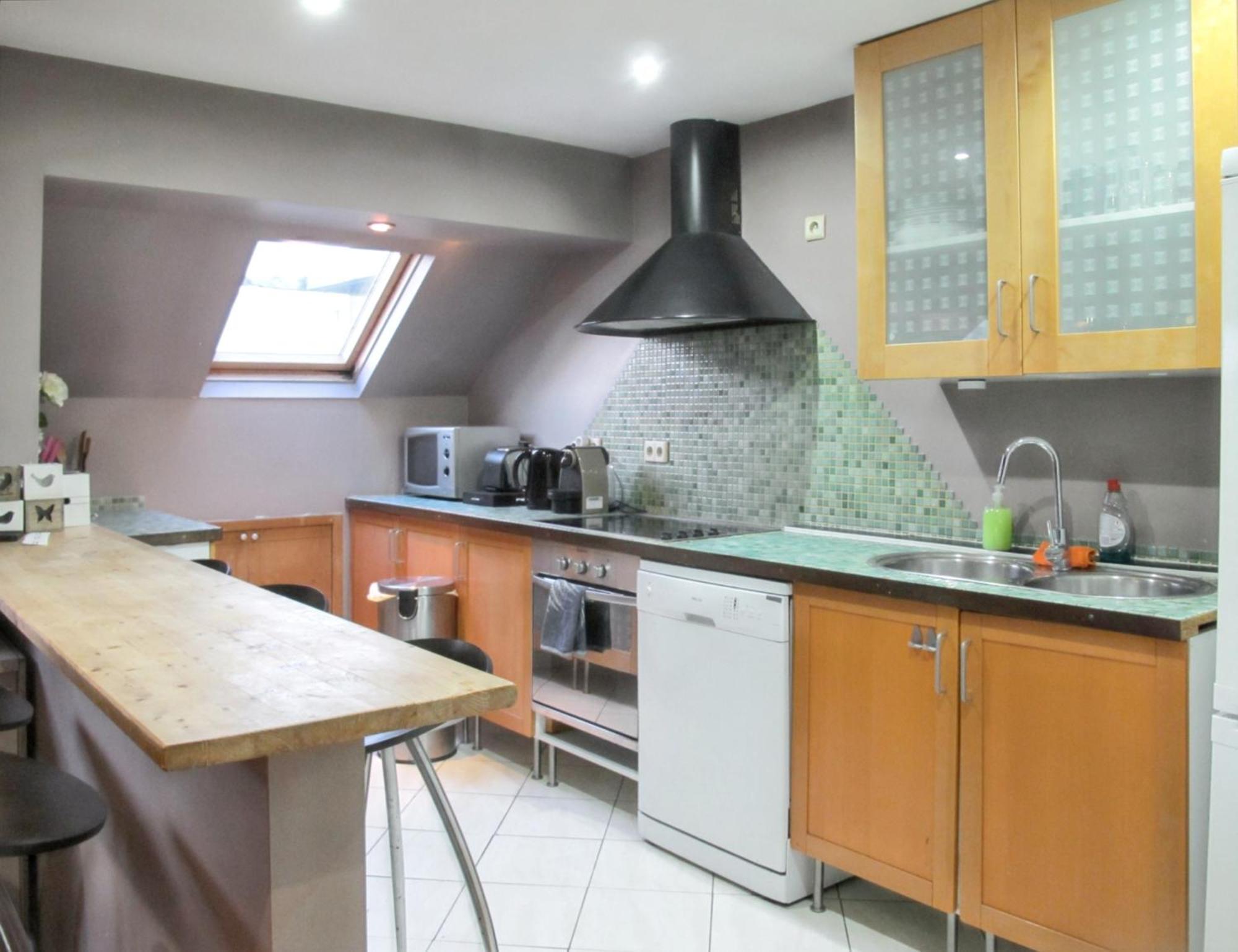 Spacious With View In 100 M² + Terrace Apartamento Bruxelas