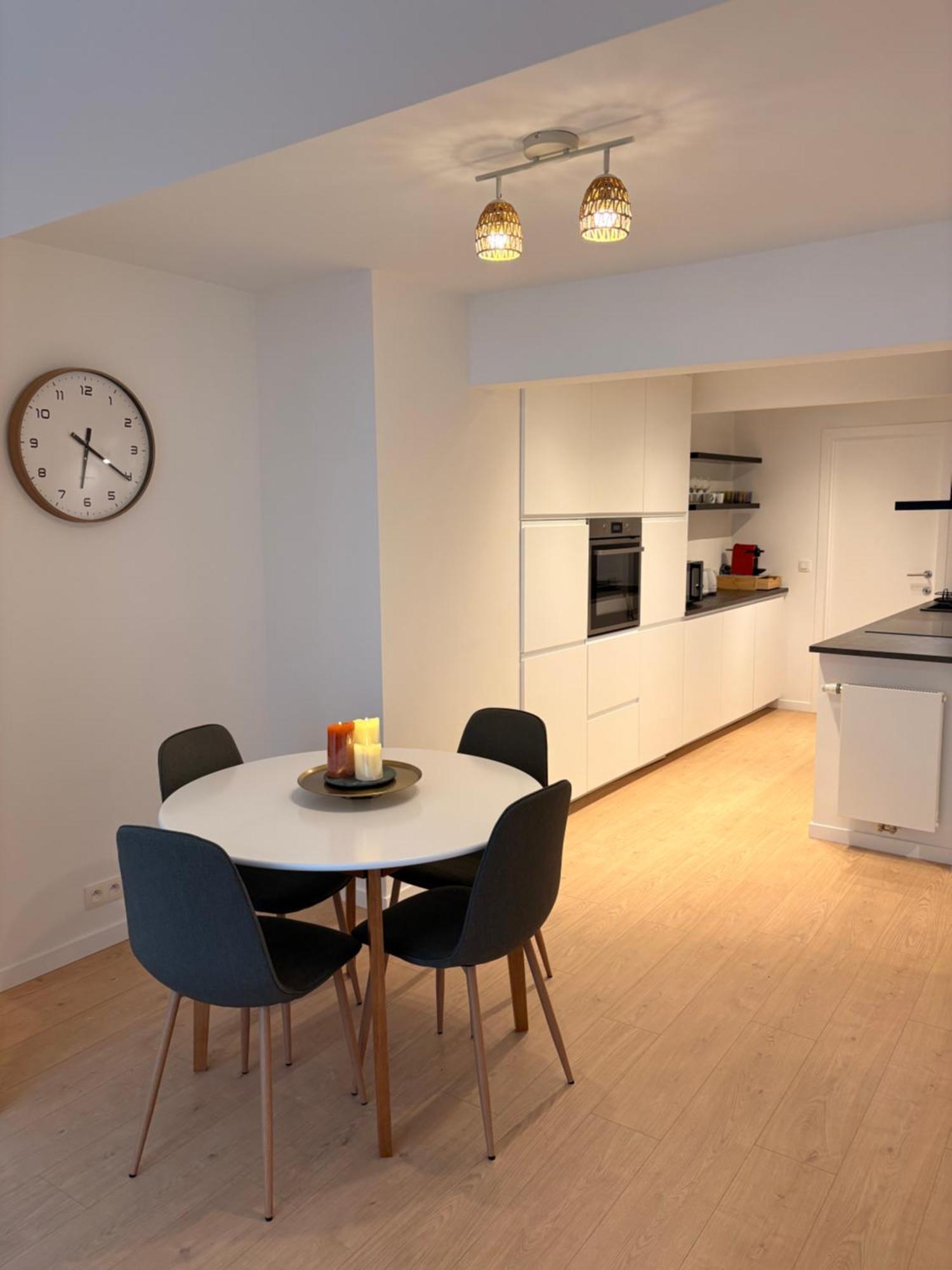 With Ensuite And Garden * Bruxelas