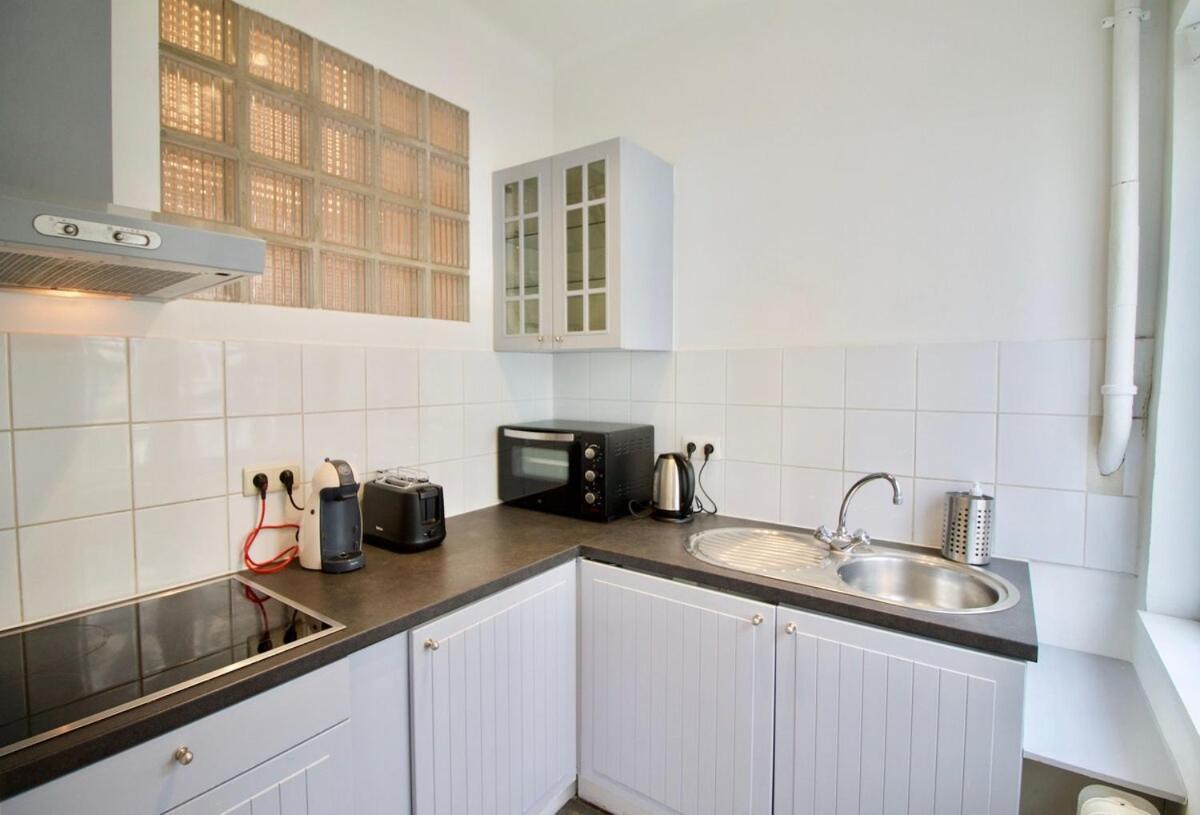 Very & Large Studio-plasky * Brussels
