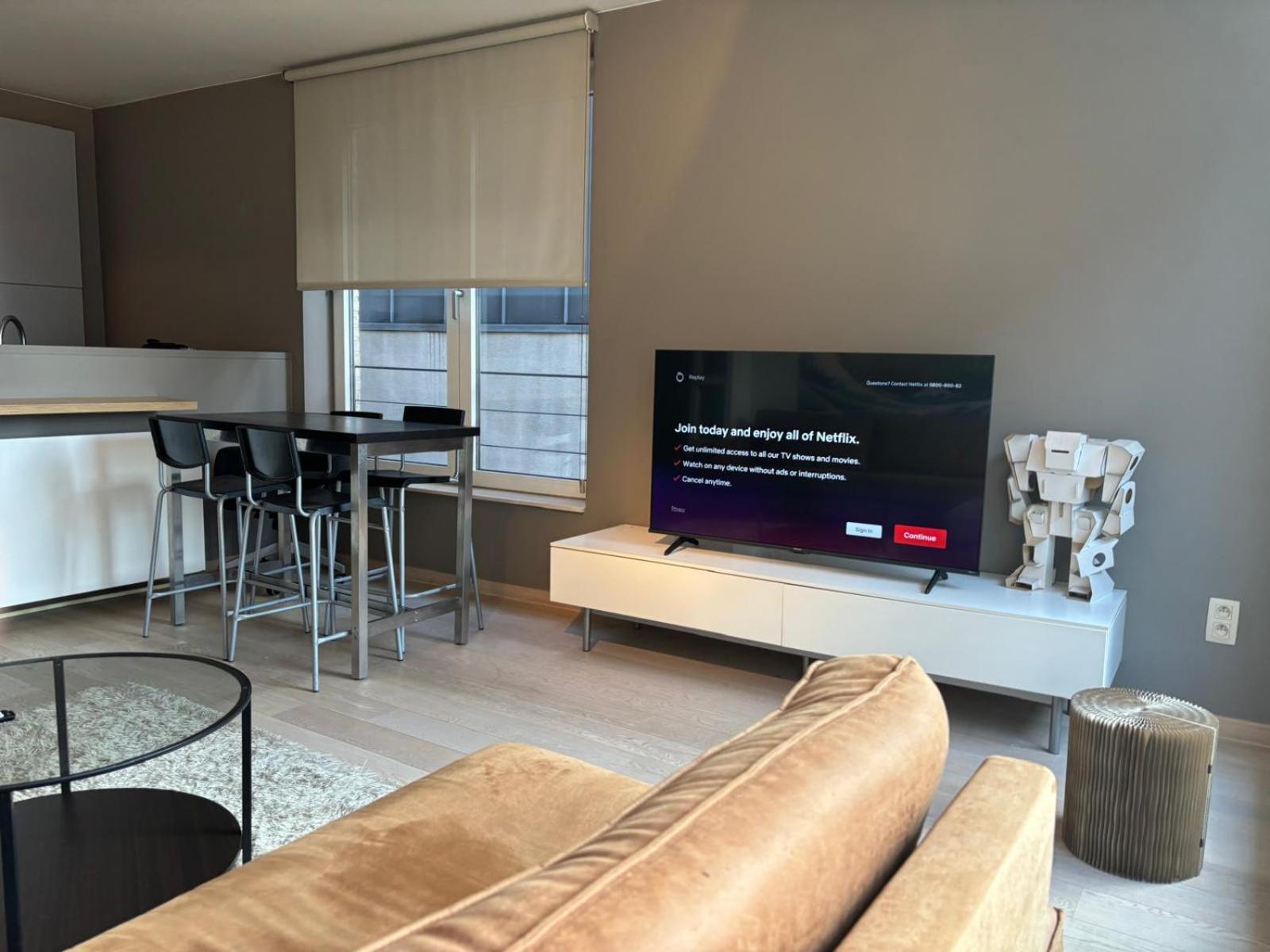 Apartment 2 Bedroom With Balcony *