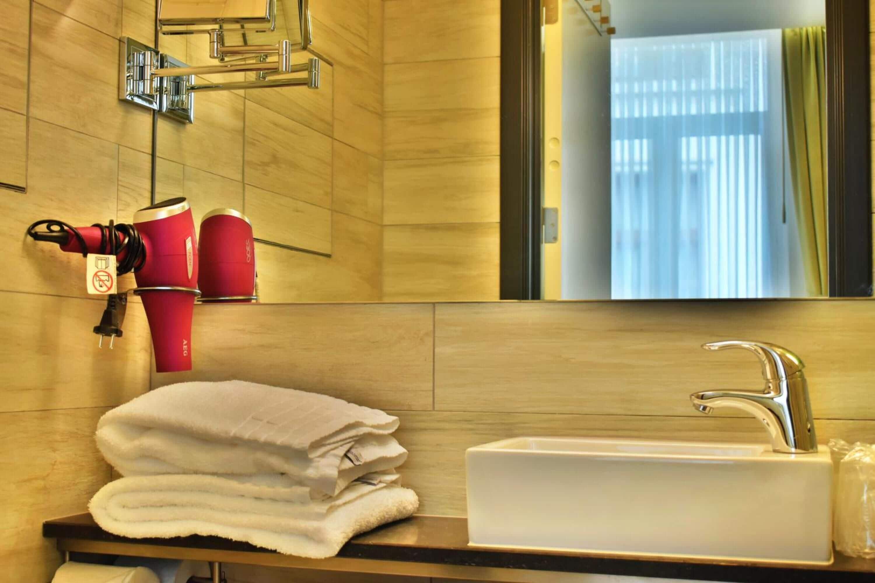 Agora Grand Place Hotel 3*