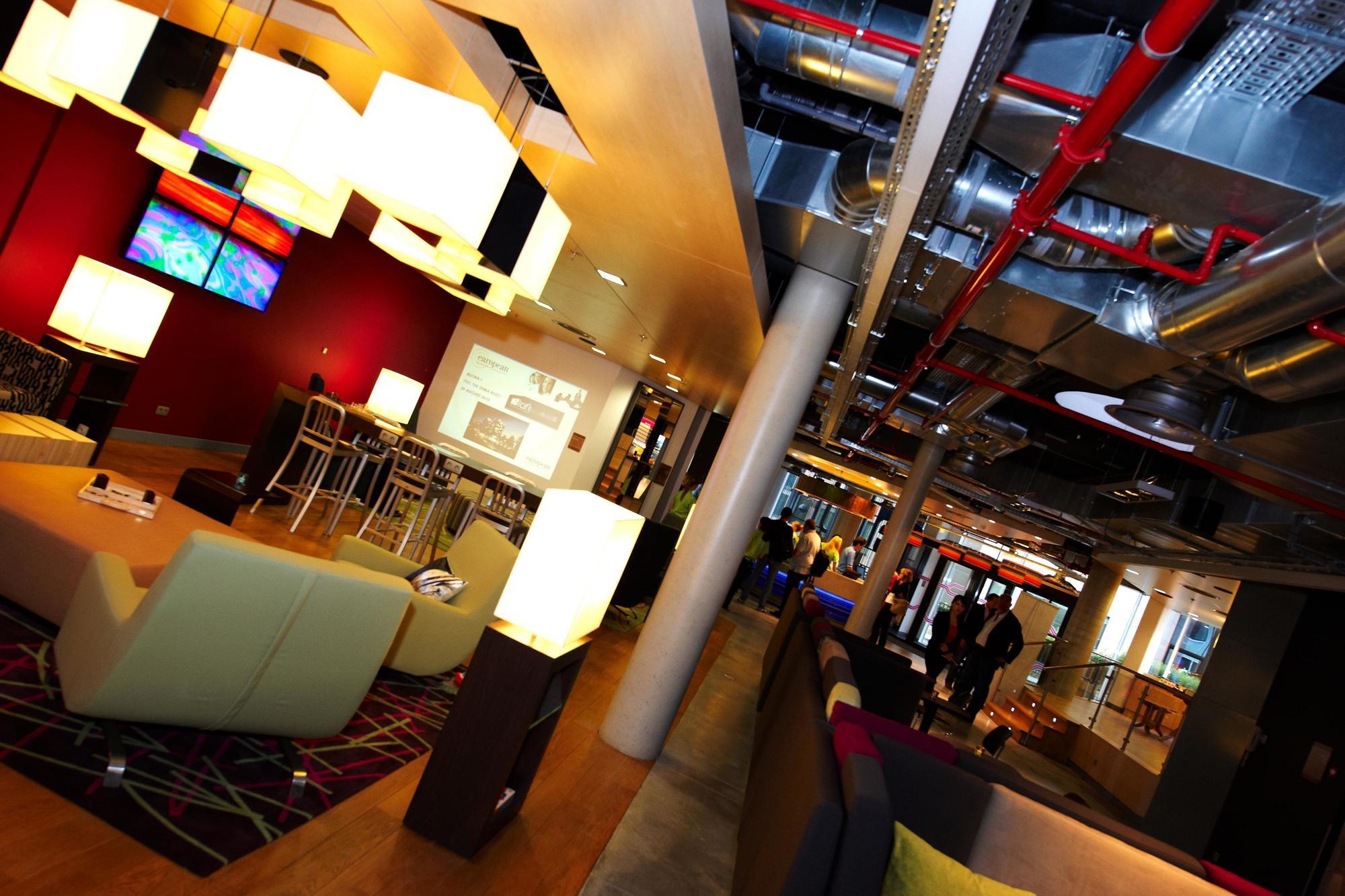 Aloft Schuman Khách sạn