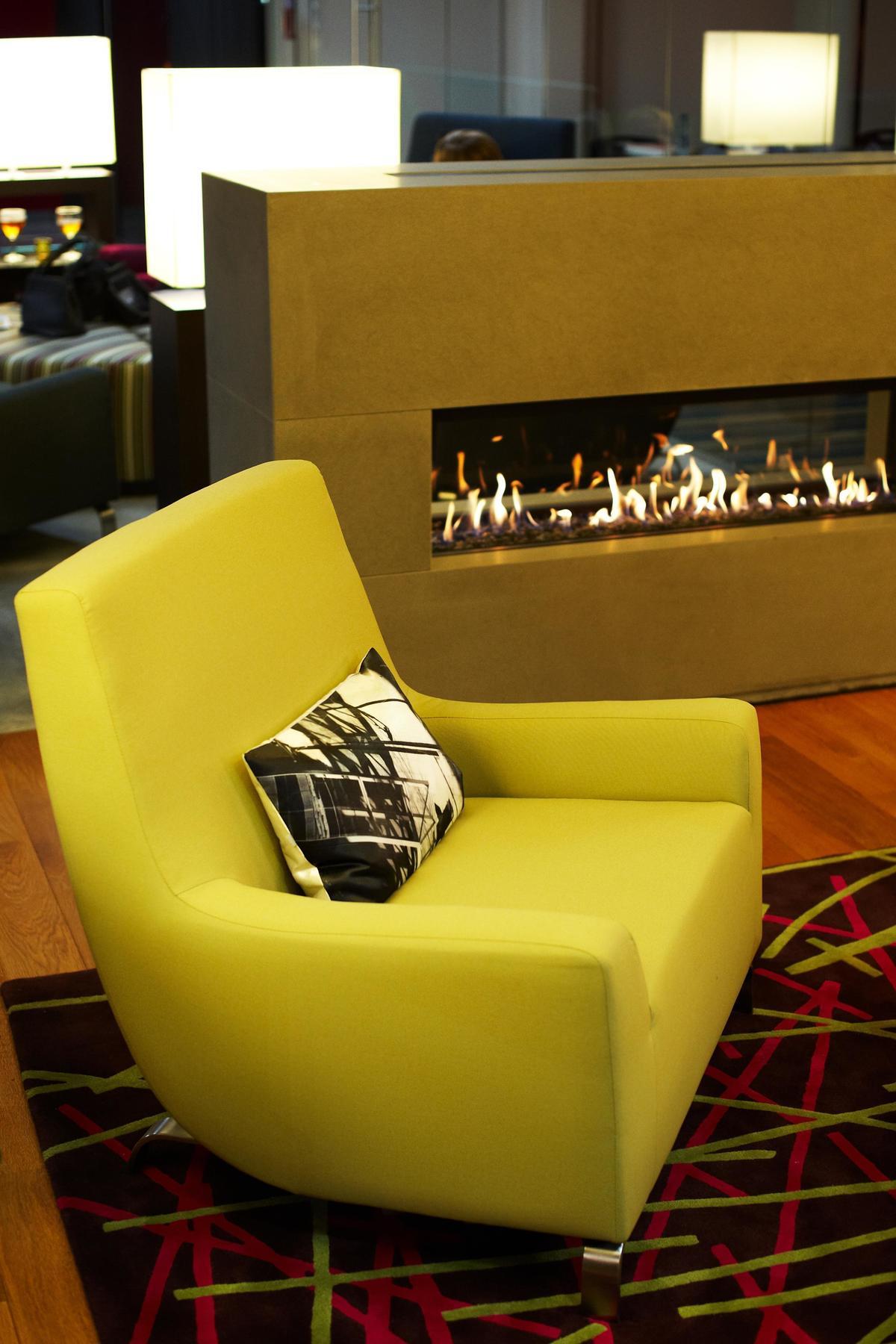 Aloft Schuman Khách sạn 3*
