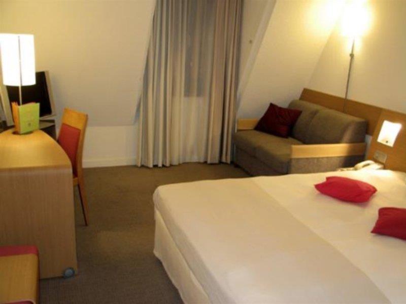 Khách sạn Novotel Off Grand Place
