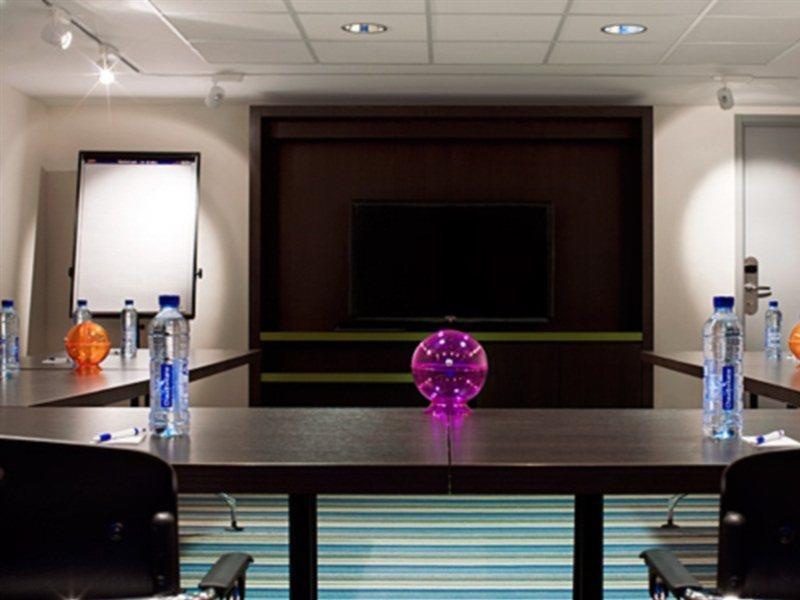 Khách sạn Aloft Schuman 3*
