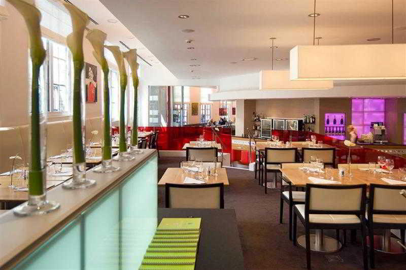 Novotel Off Grand Place Khách sạn 4*