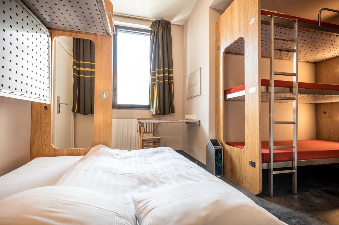Hostel Train Schaerbeek