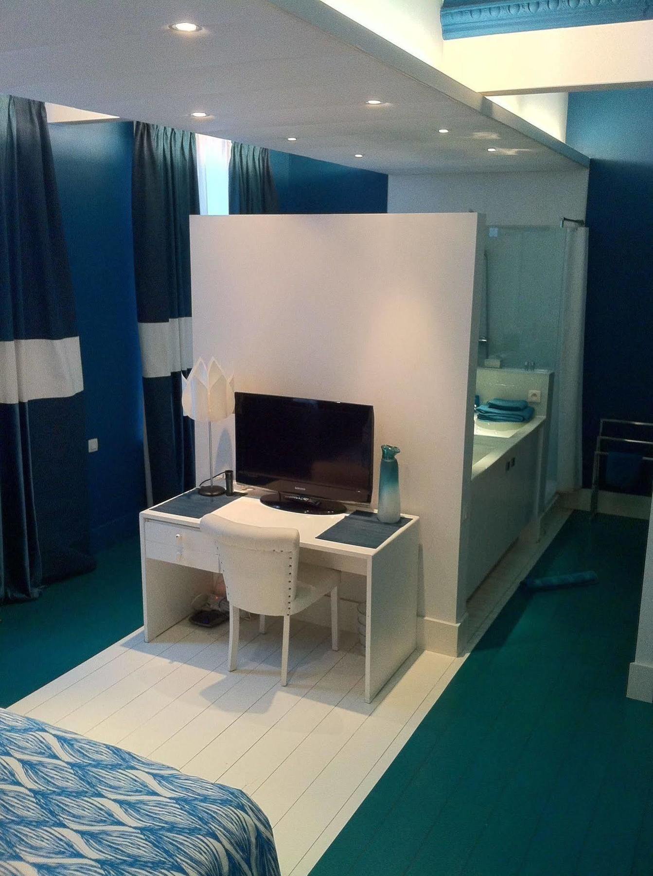 Maison Az Bed & Breakfast 4*