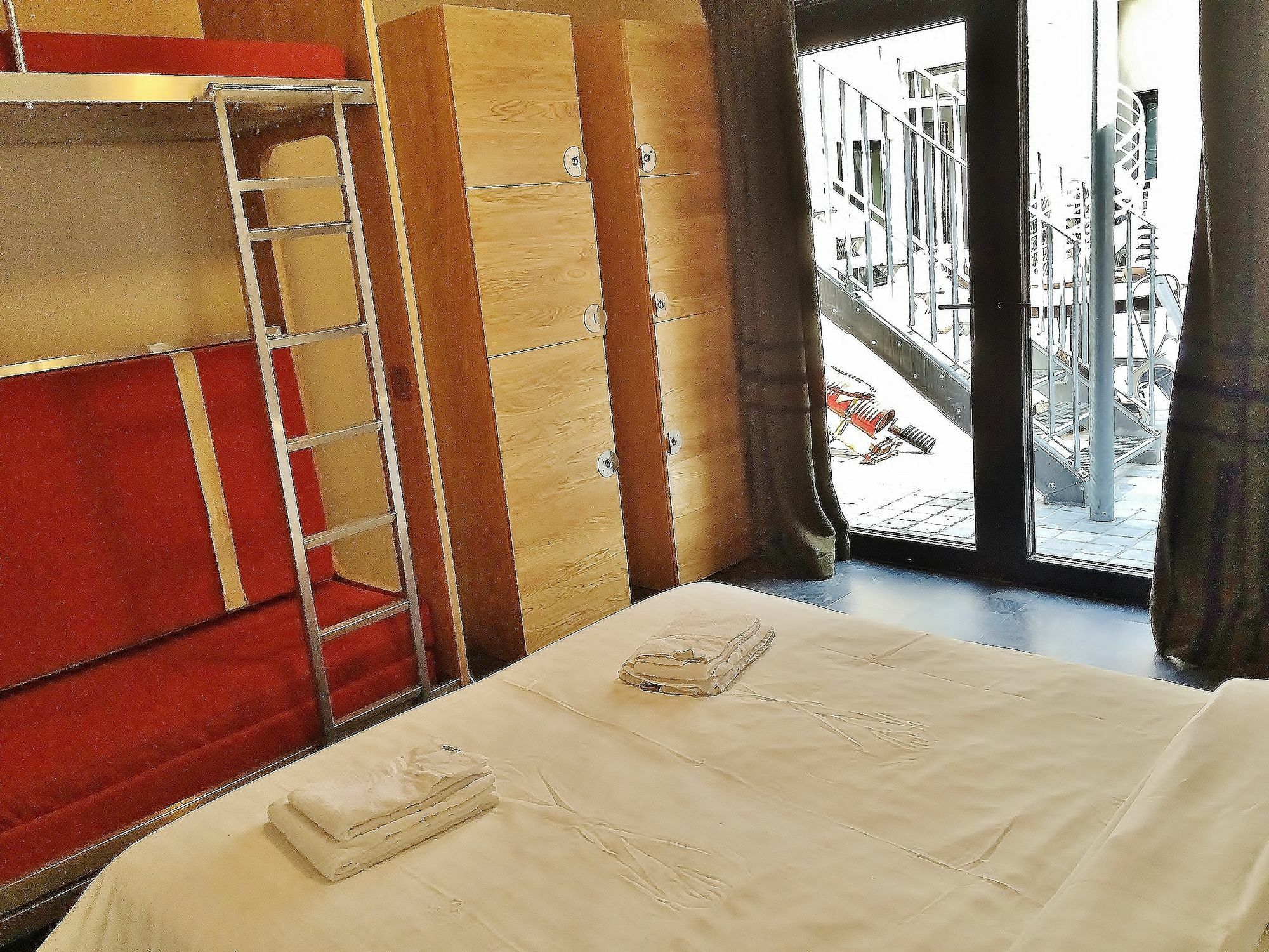 Train Hostel Schaerbeek