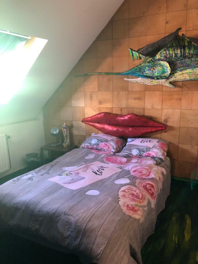 Favela Chic Cultural Atelier Homestay Brussels