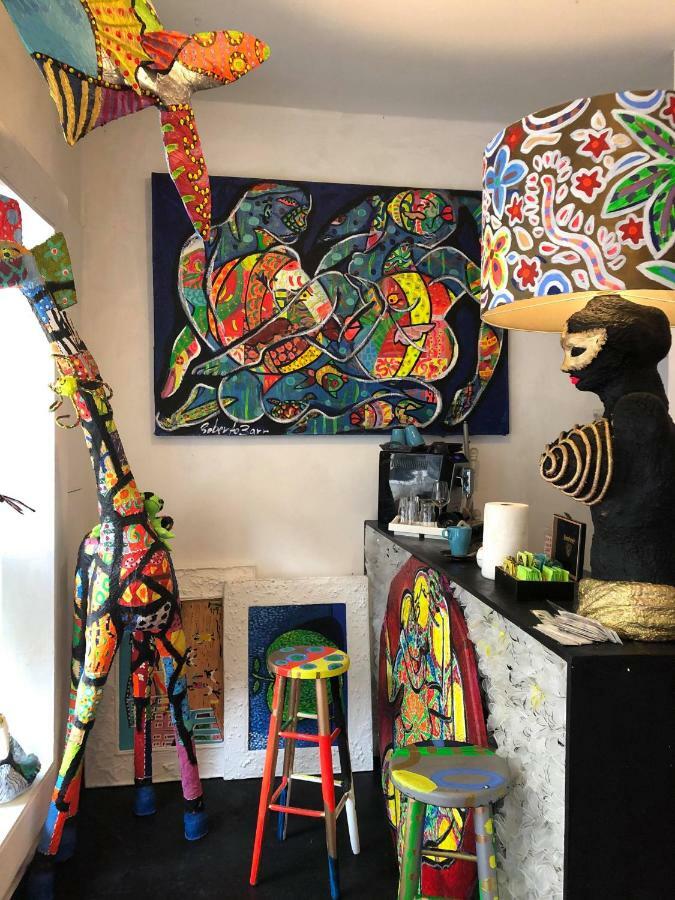 Favela Chic Cultural Atelier Homestay *