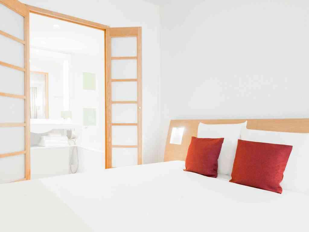 Novotel Off Grand Place Khách sạn 4*