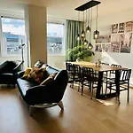 Urbanstay Suites - Grand Place 2 Bd Apartment
