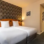 Aris Grand Place Hotel