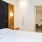 Aparthotel B-aparthotel Grand Place 4*