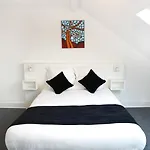 Satellite Hotel 2*