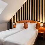 Aris Grand Place Hotel