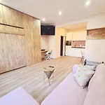 Appartement Magnolia Pink New And Fully Equipped Brussel