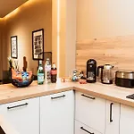 Golden Dove Luxury Appartement *