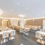 Hotel Barry