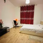 Modern & Comfortable City Center Oasis~King Bed !