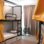 Hostel Hi Brussels Jacques Brel Hostel *