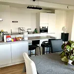 Nice Accommodation Close To Atomium