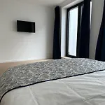 Room With Ensuite And Garden