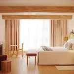 9Hotel Chelton