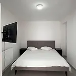 Luxury Apartment 2Br & Jacuzzi Near Expo 12 & Ing Arena