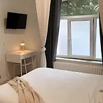 Comfortable Studio 10 Min From Midi Station And 15 Min From Brussels Center