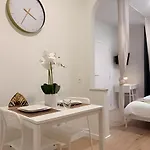 Comfortable Studio 10 Min From Midi Station And 15 Min From Brussels Center