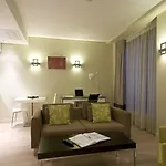B-aparthotel Grand Place 4*