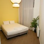 Studio 1 Cosy Avenue Louise