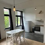 Midi Station Square Apartment