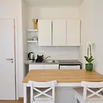 Very Nice Studio Place Stephanie