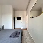 Apartment Family Cosy For Up To 9 Guests Near Midi Station Brussels