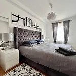 Apartment Family Cosy For Up To 9 Guests Near Midi Station