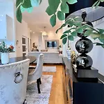 Apartment Family Cosy For Up To 9 Guests Near Midi Station Brussels