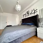 Apartment Family Cosy For Up To 9 Guests Near Midi Station *