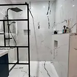 Apartment Family Cosy For Up To 9 Guests Near Midi Station *